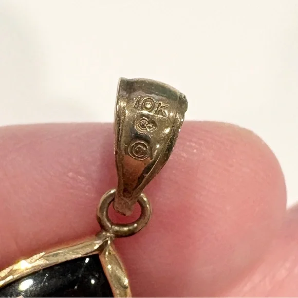 Vintage 10K Filigree Onyx Pendant: Black Hills Style Diamond Cut Large Teardrop - Picture 10 of 10